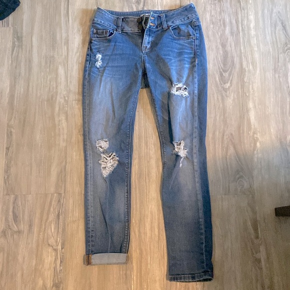 Distresed boyfriend jeans with double button fly and zipper - Picture 1 of 5